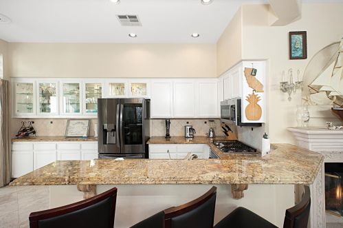 7713 Hazard Center Dr, San Diego CA  92108-4541 exterior