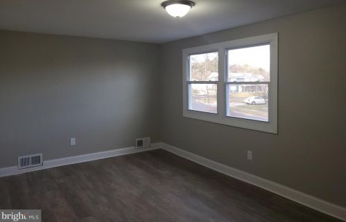 15 Holyoke Ln, Willingboro NJ  08046-1742 exterior