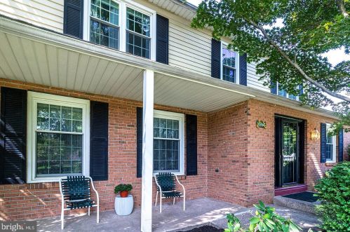 958 Baron Dr, Yardley, PA 19067-4522