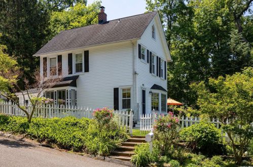 425 Kohr Rd, San Remo, NY 11754-1216
