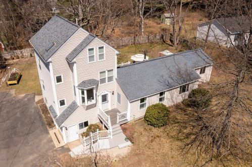 15 Ayers Ln, Dover, NH 03820-4643