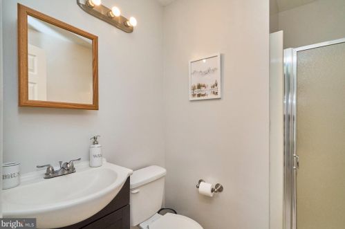 13185 Putnam Cir, Woodbridge VA  22191-1028 exterior