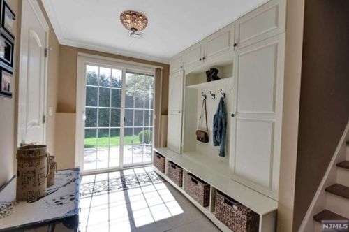 355 Corona Pl, Ridgewood NJ  07450-2801 exterior