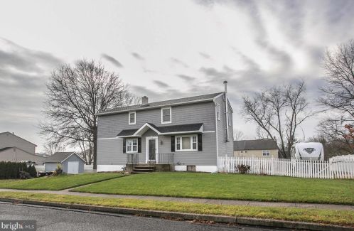 1556 Dean Dr, Lansdale, PA 19446-4434