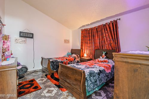 8610 67 Dr, Peoria AZ 85383-7103 exterior