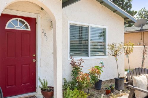 288 Lustrosos St, Oceanside CA  92057-5237 exterior