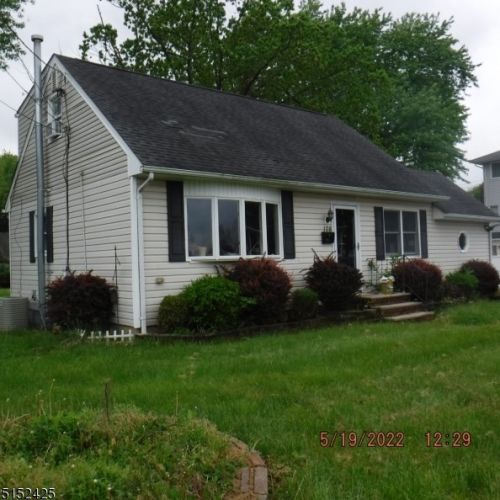 108 Bridge St, Manville, NJ 08835-2328