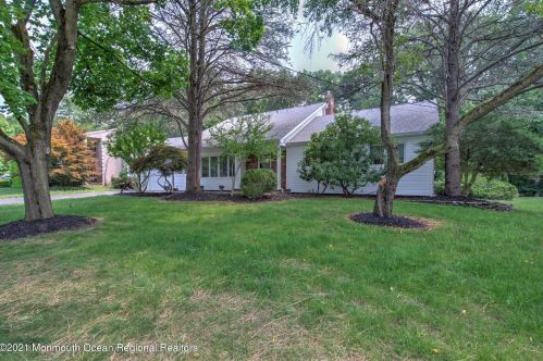 29 Duncan Dr, Morganville, NJ 07751-1605