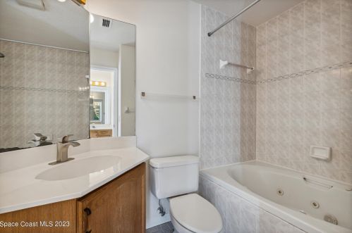 222 Summers Creek Dr, Merritt Island FL  32952-2684 exterior