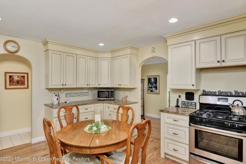 1995 Campbell Rd, Belmar NJ  07719-9530 exterior