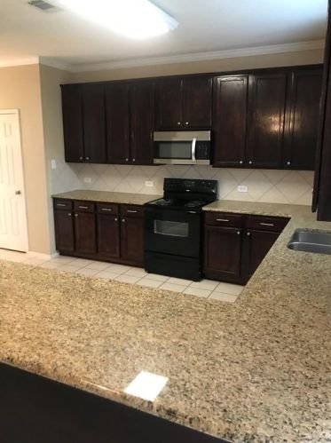 421 Emerald Creek Dr, Fort Worth TX  76131-3955 exterior