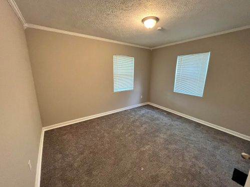 24 Beverly Pl, Florence KY  41042-1702 exterior