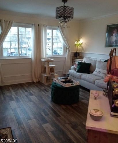 28 Hyde Ct, Bedminster NJ  07921-1812 exterior