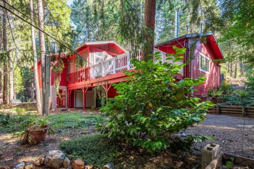 7137 Lakewood Dr, Pacific House, CA 95726-9582