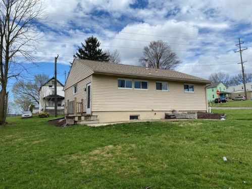 227 Emerson Ave, Hermitage, PA 16121-1825