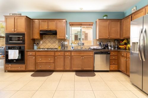 19515 Palomar St, Lake Elsinore CA  92530-6393 exterior