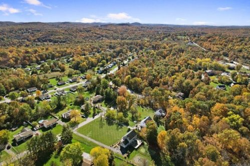 23 Horton Rd, Washingtonville NY  10992-1427 exterior