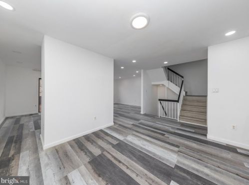 1667 Bachan Ct, Herndon VA  20190-4406 exterior