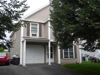 32 Boenau St, Albany, NY 12202-1251