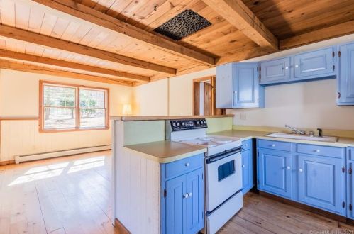 34 Cedar Hill Ln, Colchester CT  06420-4007 exterior