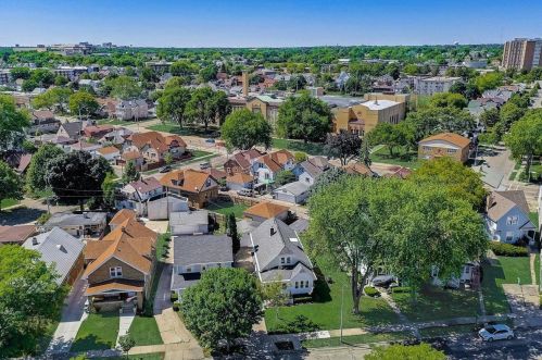 5006 Beloit Rd, Milwaukee WI 53214-5332 exterior