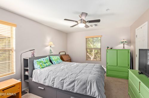 2852 Dunbar Dr, Phoenix AZ  85042-6074 exterior