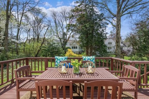 10 Reynal Xing, Scarsdale NY  10583-7414 exterior