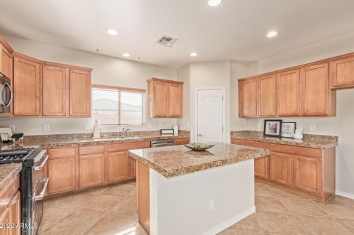 14106 12 St, Phoenix AZ 85086-8832 exterior