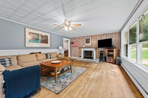181 Seal Rd, Eighty Four, PA 15330-1830