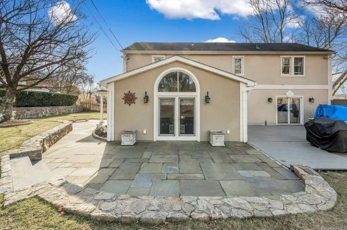 23 Daisy Dr, Mahopac NY  10541-5526 exterior