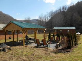 524 Wilbur Dam Rd, Elizabethton, TN 37643-5403