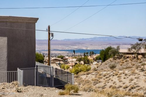 3671 Yazoo Dr, Lake Havasu City AZ  86404-2311 exterior