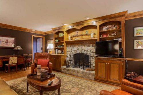 12515 Kirkham Rd, Louisville, KY 40299-4667