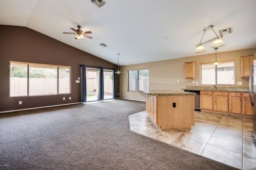 13143 Port Royale Ln, Sun City, AZ 85379-6523