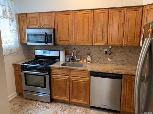 119-40 Metropolitan Ave, Jamaica, NY