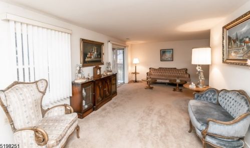 92 Canada Goose Dr, Hackettstown NJ  07840-3135 exterior