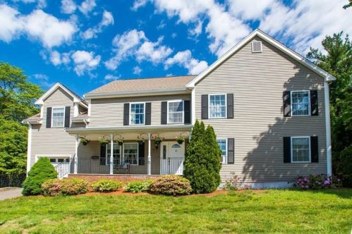 369 Nichols St, Norwood MA  02062-1937 exterior