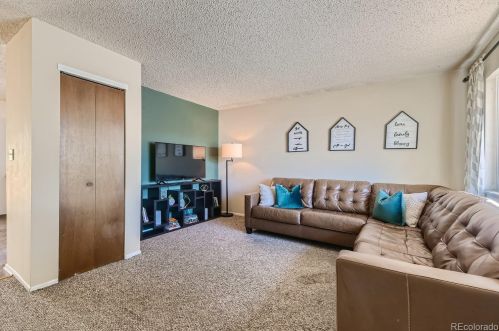 910 Dogwood Ave, Wattenburg, CO 80621-2418