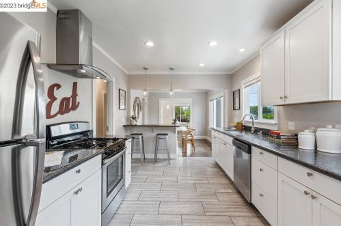 1515 Derby St, Berkeley CA  94703-1816 exterior