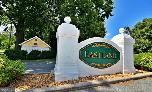 59 Brighton Pl, Charles Town WV  25414-2584 exterior