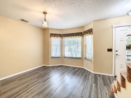 6908 Thousand Oaks Rd, Orlando, FL 32818-1383