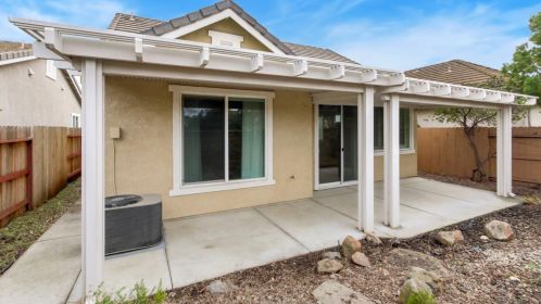 7500 Abbey Cir, Elk Grove CA  95757-5103 exterior