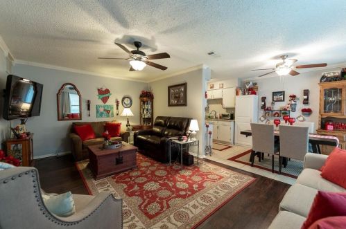 649 Timberline Dr, Hurst, TX 76053-4743