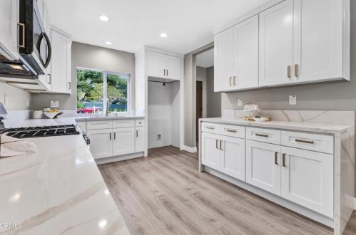 2492 New York Dr, Altadena CA  91001-3642 exterior