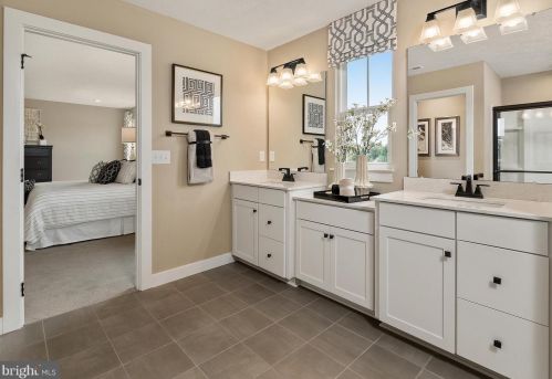 4388 Grandview Rd, Hanover PA 17331-9753 exterior