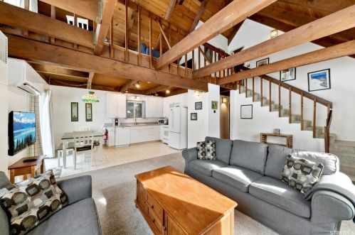 2449 Blitzen Rd, South Lake Tahoe, CA 96150-5193