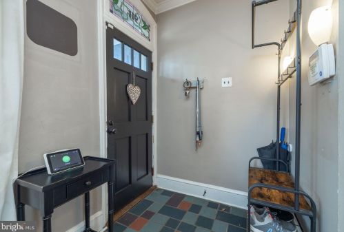 911 Clayton St, Wilmington DE  19805-5306 exterior