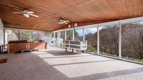 550 Spring Valley Dr, Zanesville OH  43701-0805 exterior