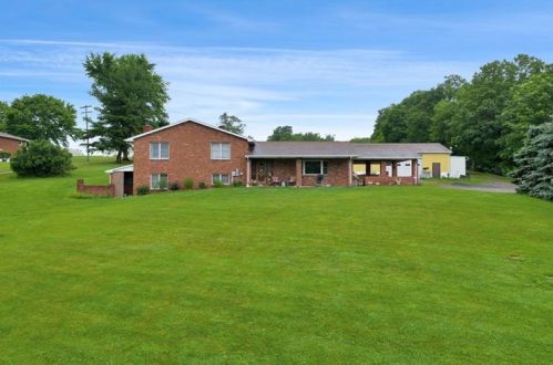 180 Southview Rd, Mc Donald, PA 15057-2806