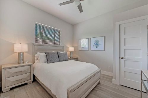 162 Palmetto Dunes Cir, Naples FL  34113-7554 exterior